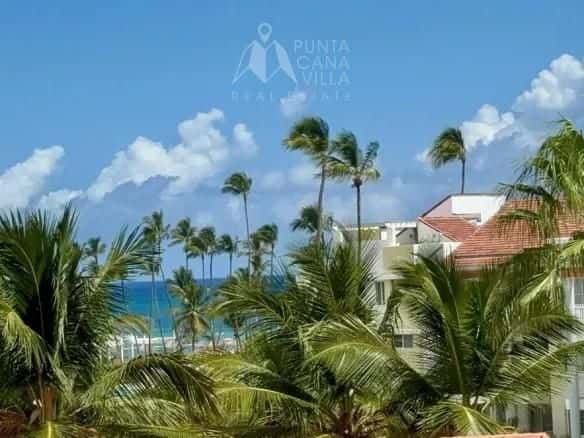 Beachfront 2-Bedroom Penthouse Available in Playa Turquesa, Bávaro – Prime Punta Cana Real Estate Opportunity