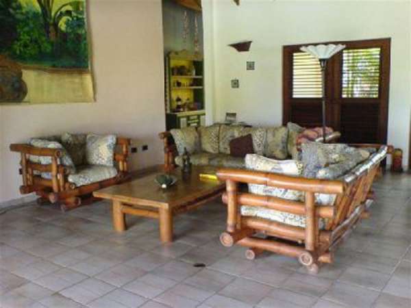 Stunning Villa With 4 Bedrooms 3 Bathrooms With