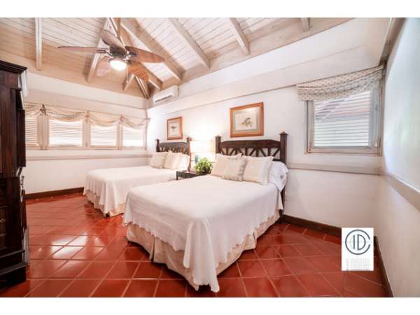 Elegant And Luxurious 6 Bedroom Villa In Casa De