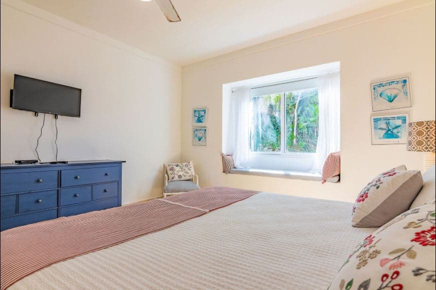 Beautiful And Comfortable 3 Bedrooms Beachfront Condo - Image 3