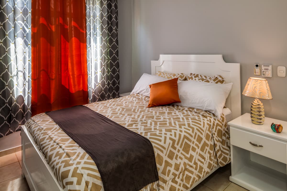 Oceanfront One Bedroom - Image 4