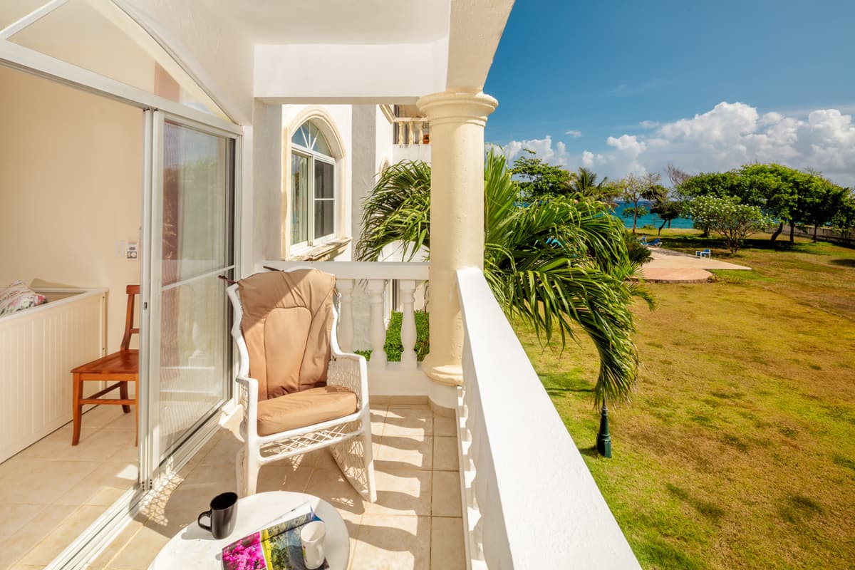 Oceanfront One Bedroom - Image 5