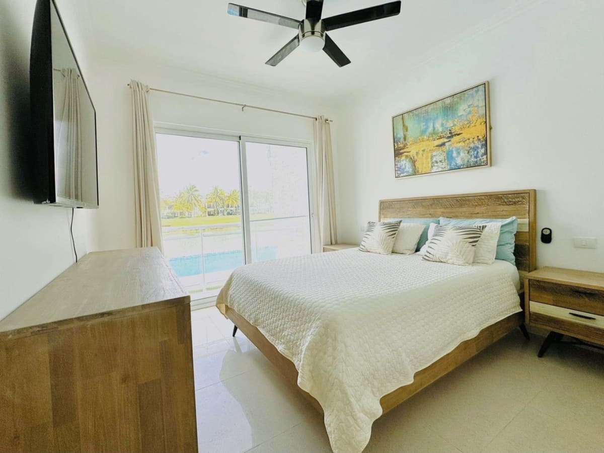 For Sale Apartment With Lake And Golf Course View - Image 5