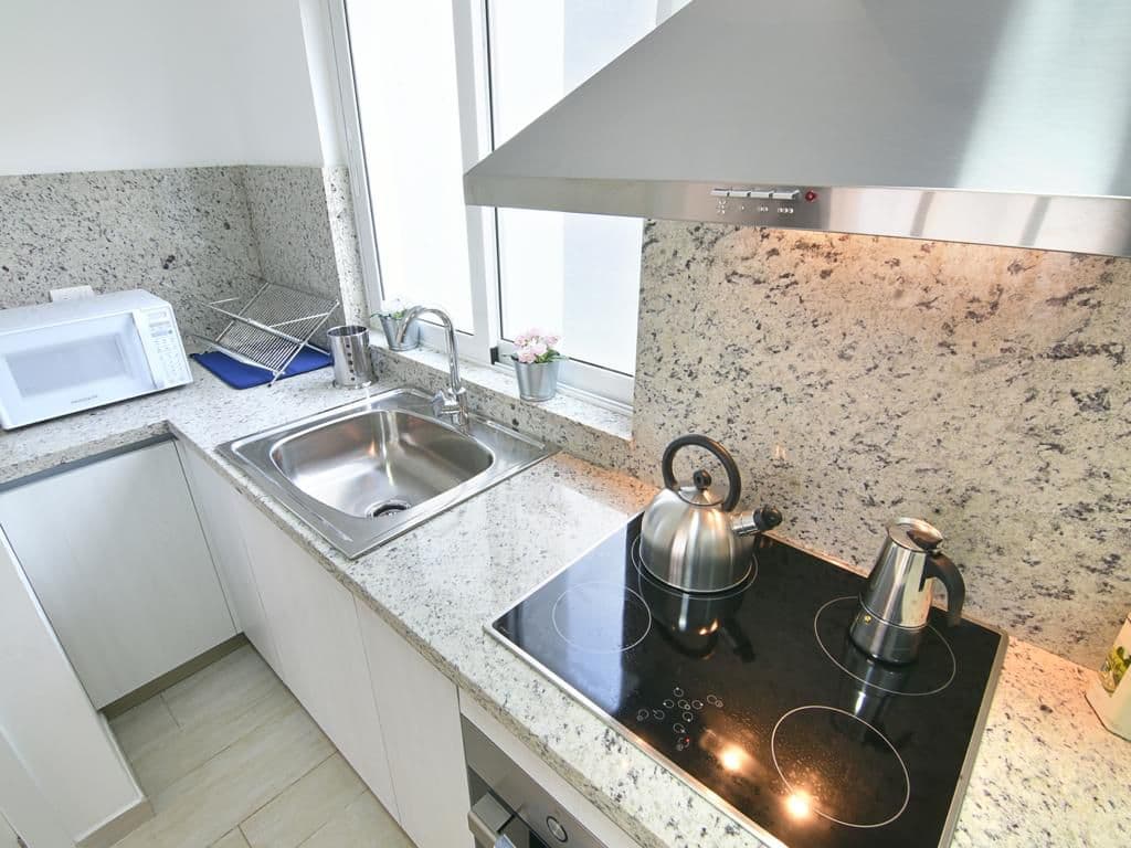 1-bedroom Apartment Walking Distance And Investment Potential In