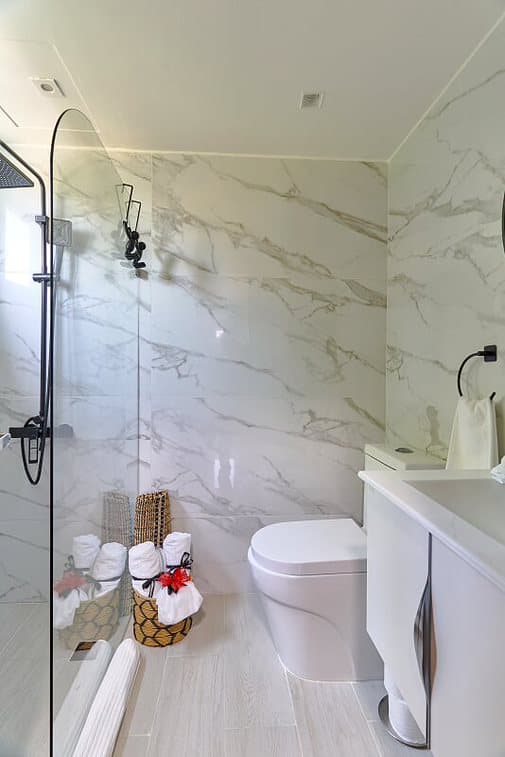 Great Investment Opportunity One Bedroom Fully Furnished - Image 2