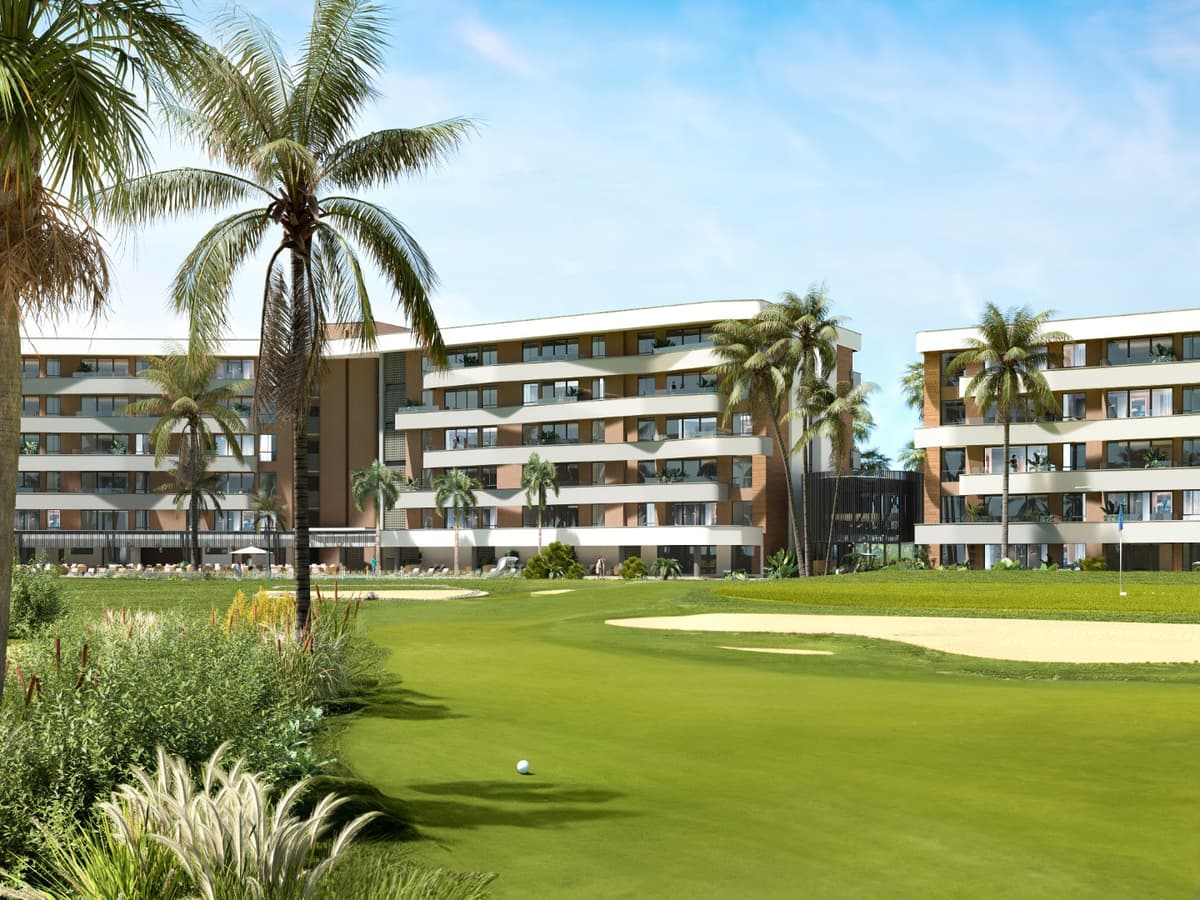 Fully Furnished One Bedroom Apartment On Golf Course - Image 2