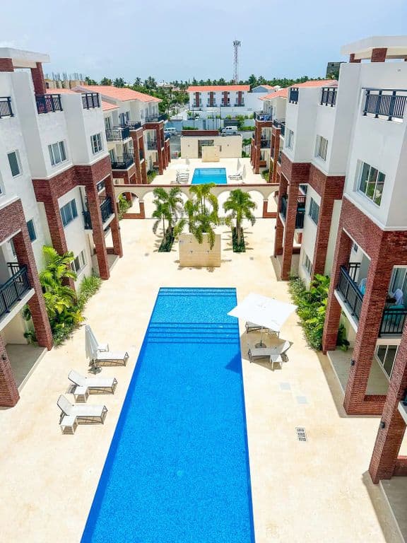 Modern 1-bedroom Apartment In Los Corales - Image 4
