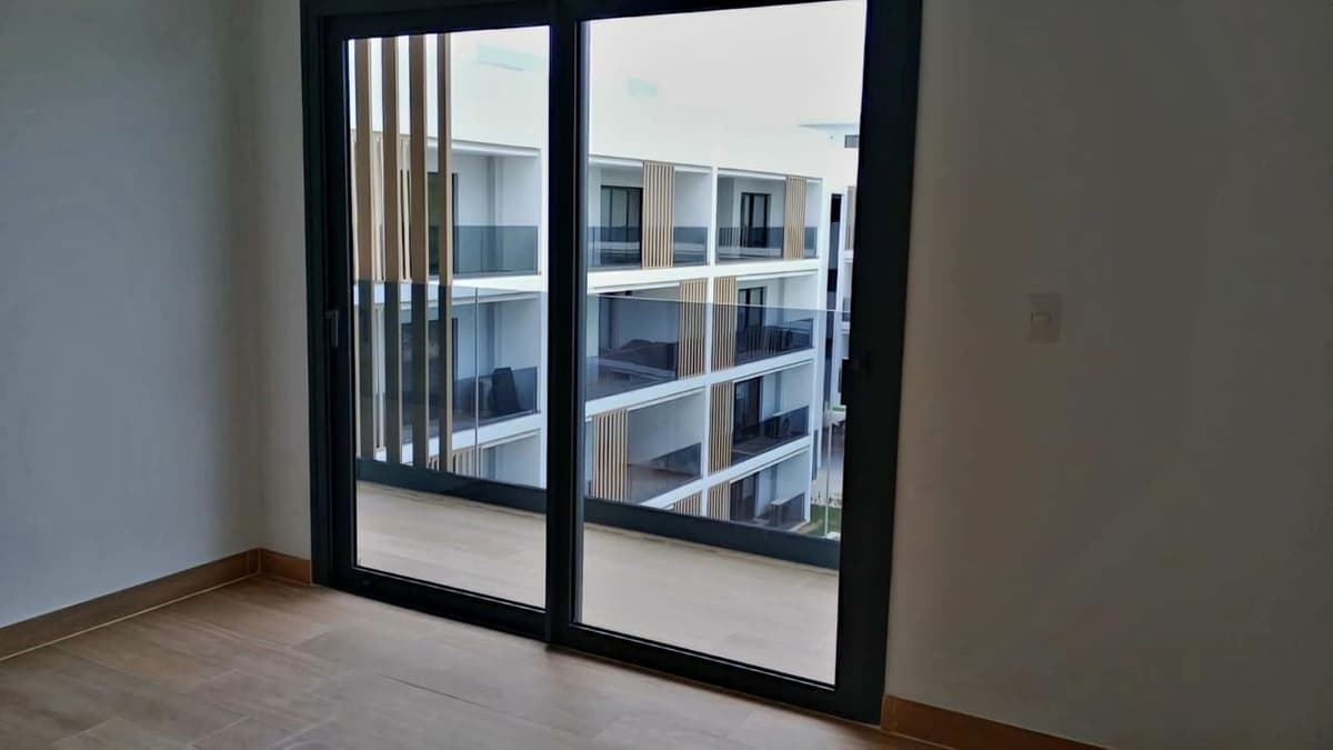 Exquisite 2-bedroom Penthouse With Rooftop Terrace Mere Steps - Image 4