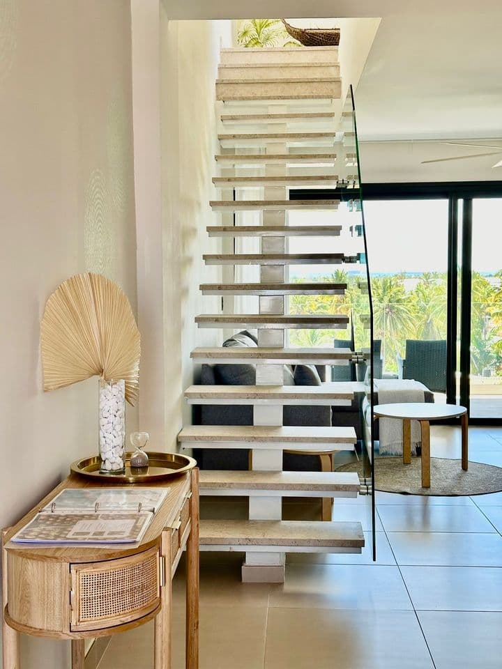 Luxurious 2-bedroom Penthouse With Breathtaking Ocean Views - Image 2