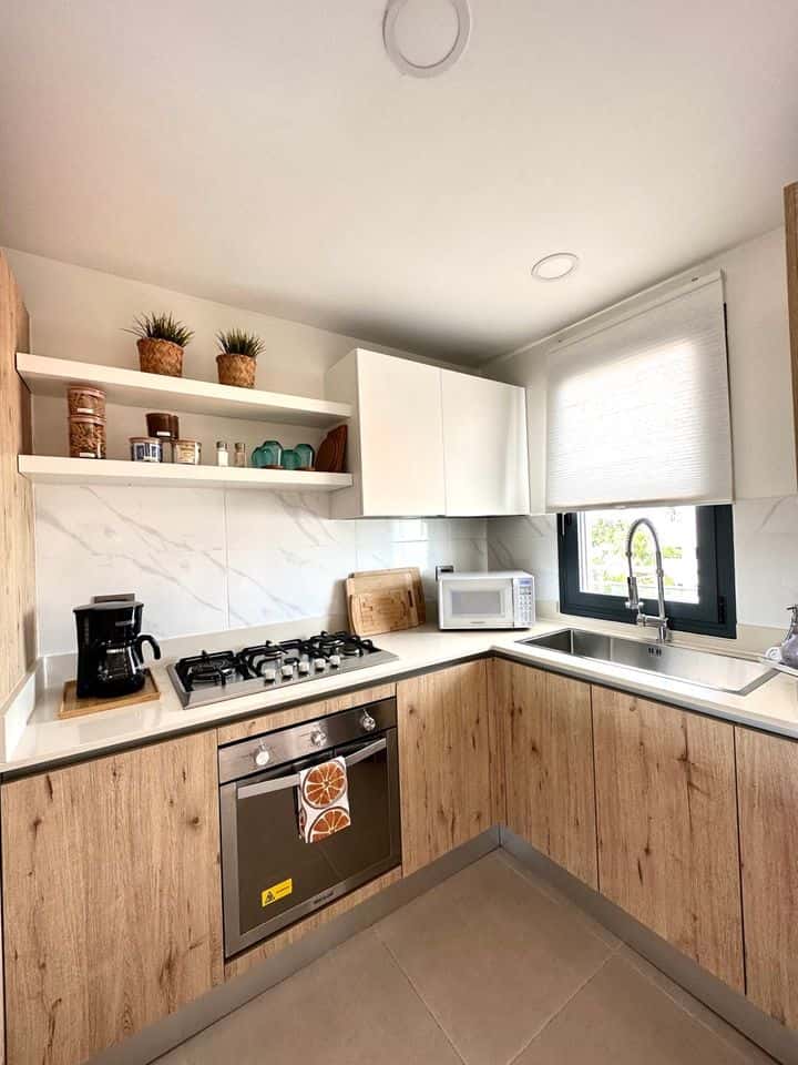 Luxurious 2 Bedroom Penthouse With Picuzzi