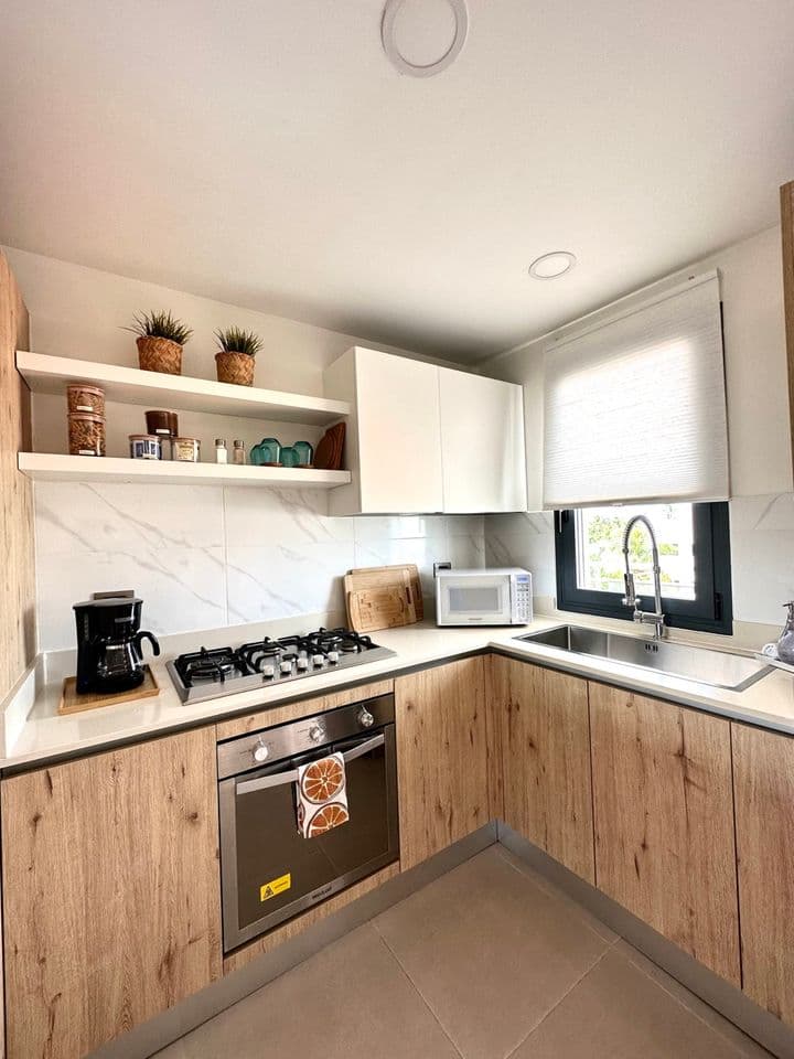 Luxurious 2 Bedroom Penthouse With Picuzzi