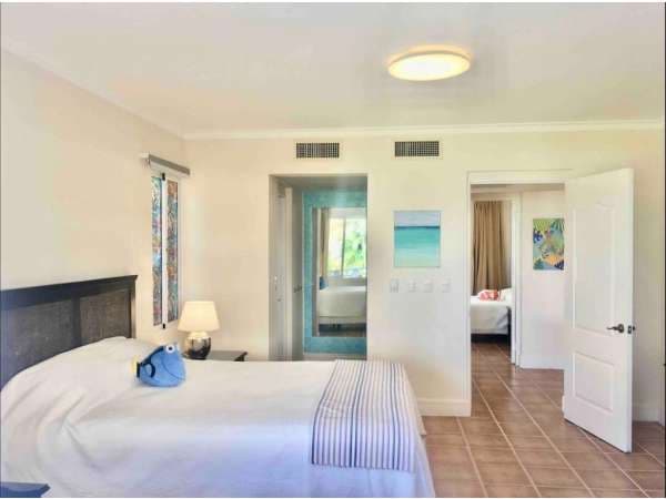 Gorgeous 2-bed 2-bath With Sea-view Terrace - Image 2