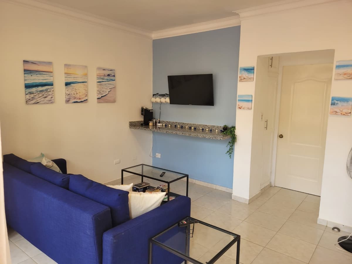 Newly Renovated Fully Furnished 1 Bedroom Condo - Image 3