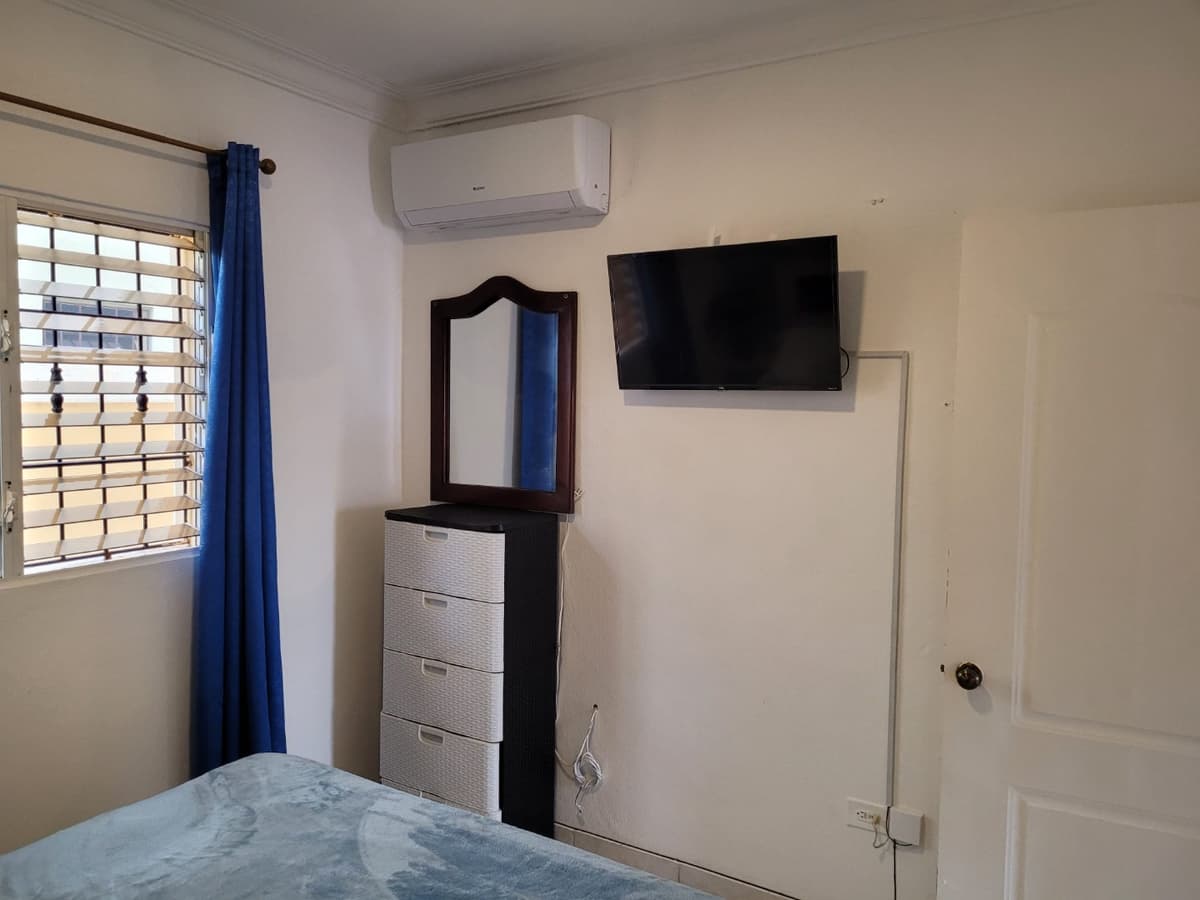 Newly Renovated Fully Furnished 1 Bedroom Condo - Image 4