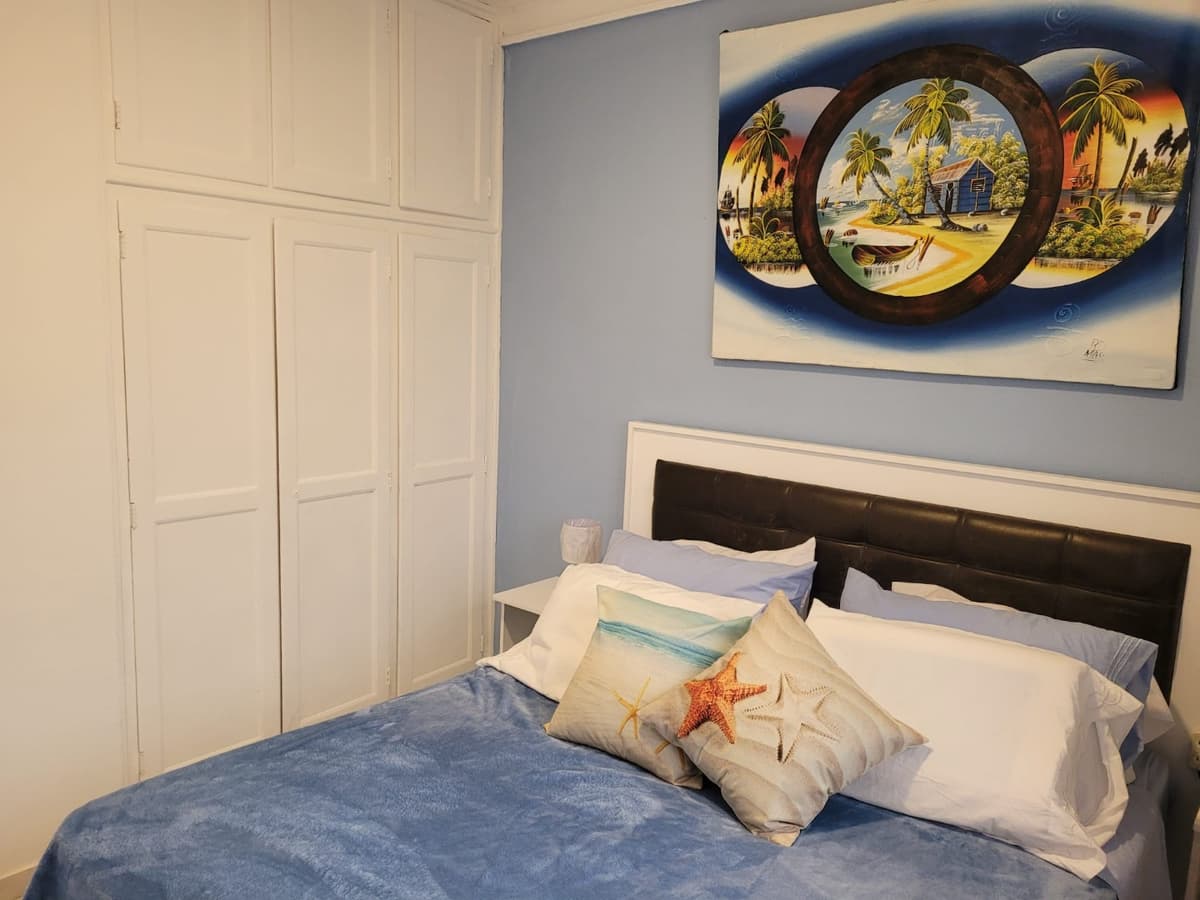 Newly Renovated Fully Furnished 1 Bedroom Condo - Image 5