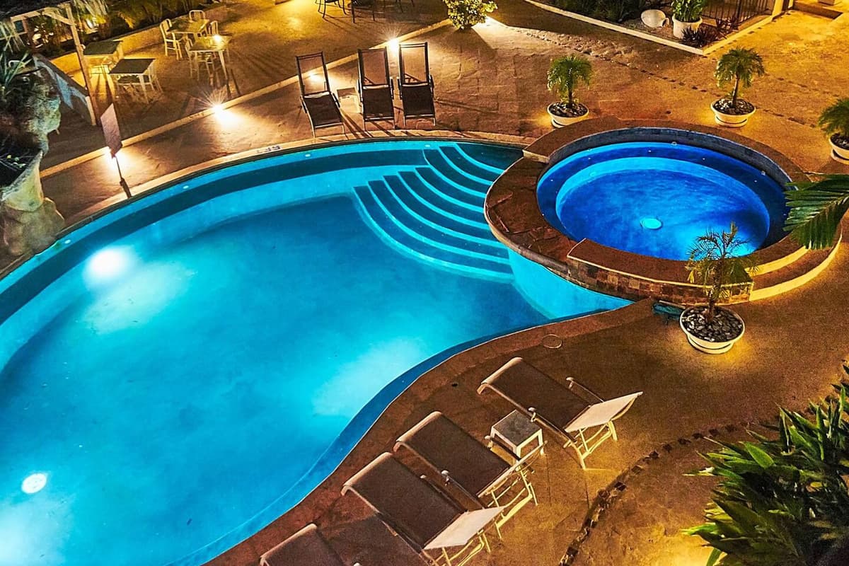 Stylish Two-bedroom Condo In Ocean Front Complex