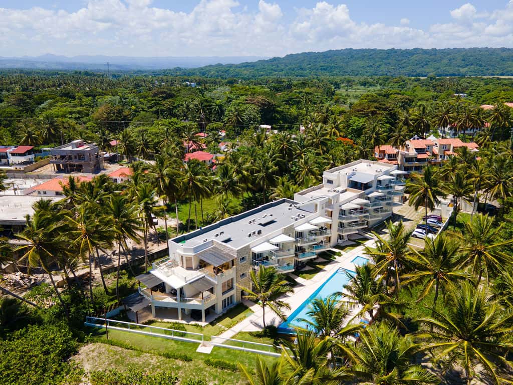 Ocean Front Condo - Just A Few Steps To The Beach