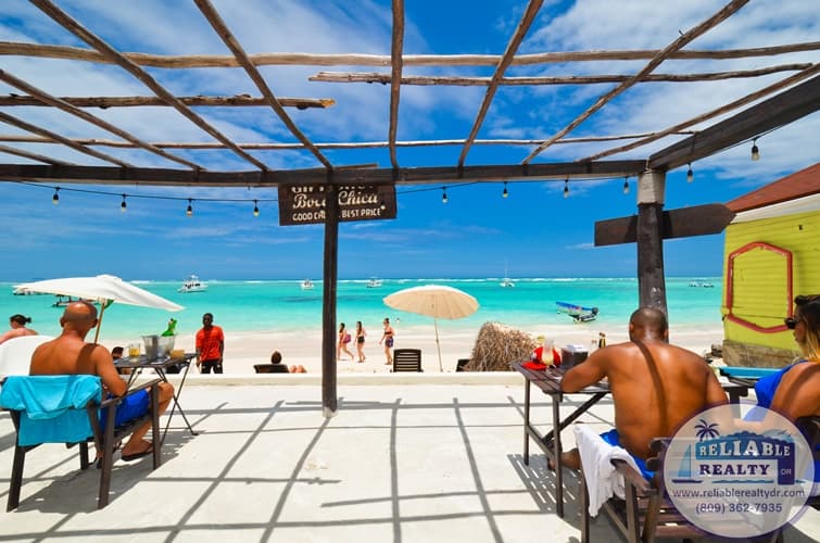 Tropical 1 Bedroom Walk To The Beach