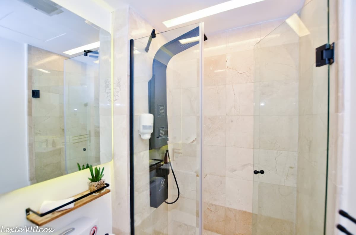 Cana Rock Furnished 2br Penthouse With Rooftop - Image 5