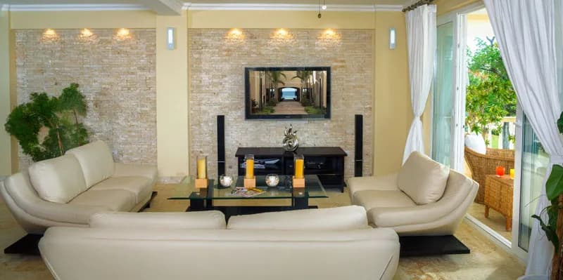 Exclusive Apartment With Ocean View - Image 2