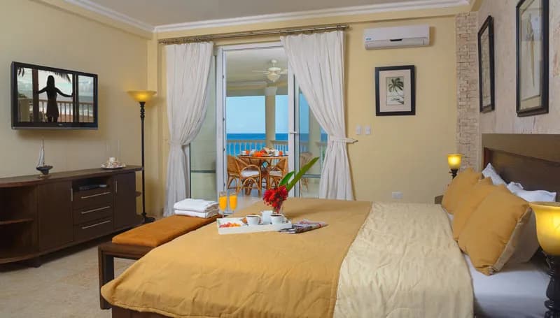 Exclusive Apartment With Ocean View - Image 3