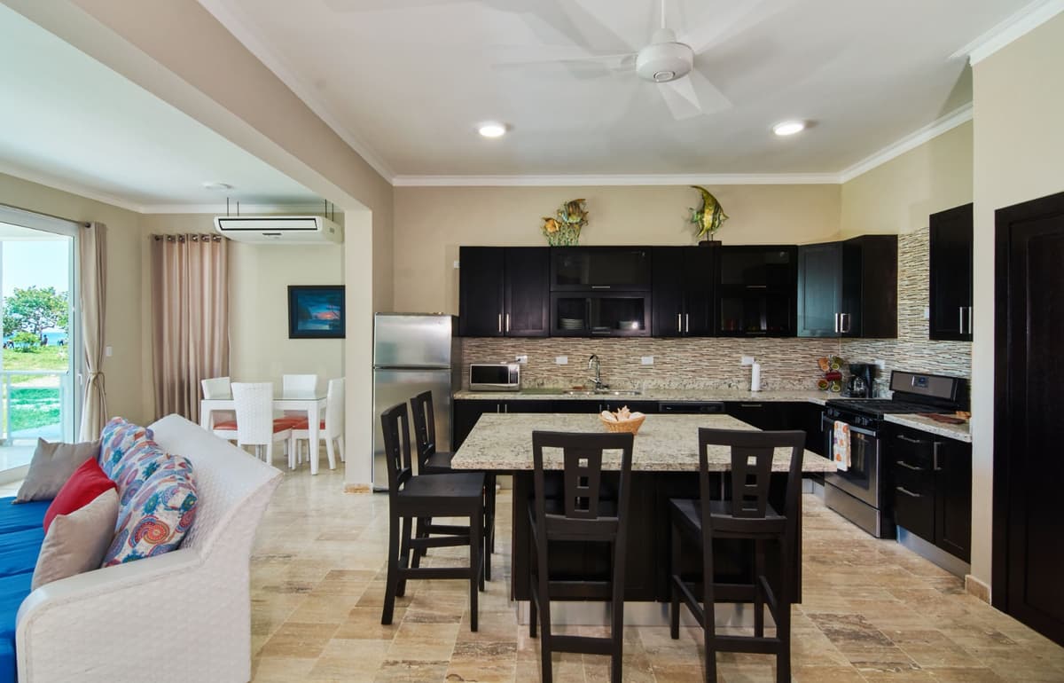 2 Bedroom 2 Bath Condo In Ocean Front Complex With Direct Ocean - Image 2