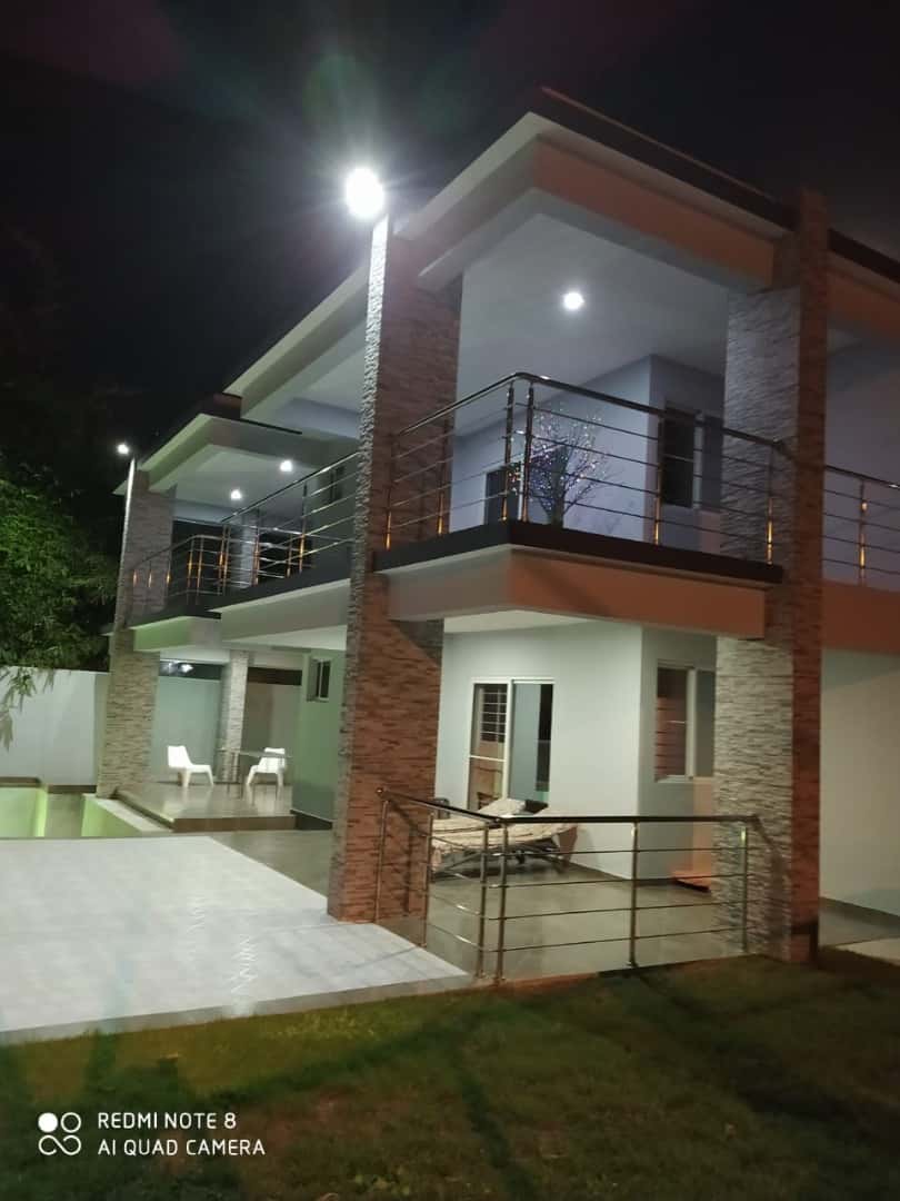 Large 4 Bedroom Villa With Ocean Views