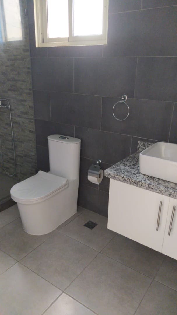 Large 4 Bedroom Villa With Ocean Views - Image 4