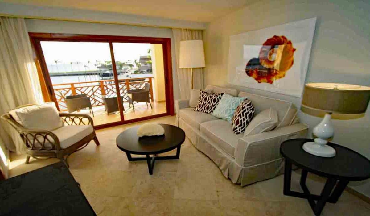 1 Bedroom Waterfront Condo On Puerto Bahia