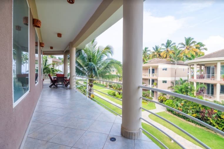 Beautiful 3 Bedrooms Beachfront Penthouse