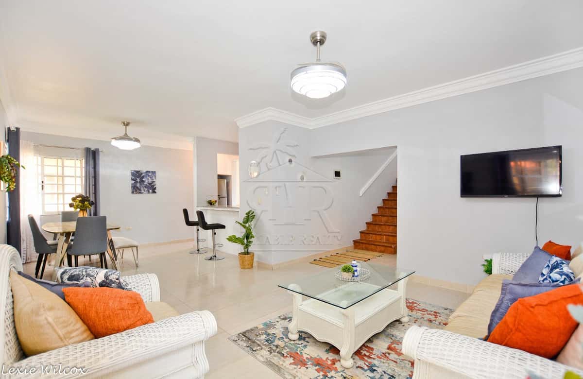 3 Bedroom House A Walk To The Beach