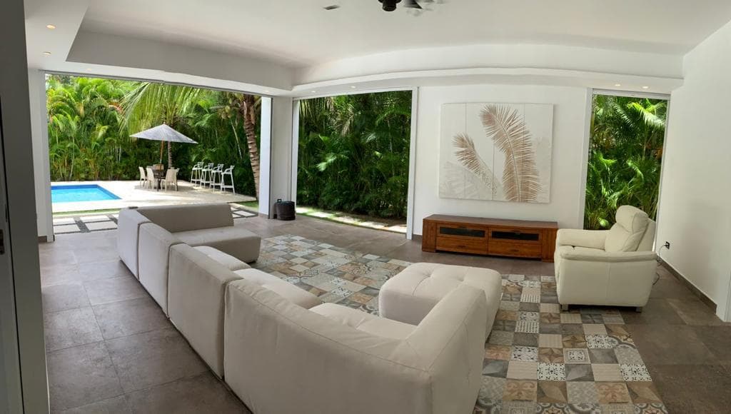 Villa De Lujo Y Moderna En Metro Country Club - Image 5