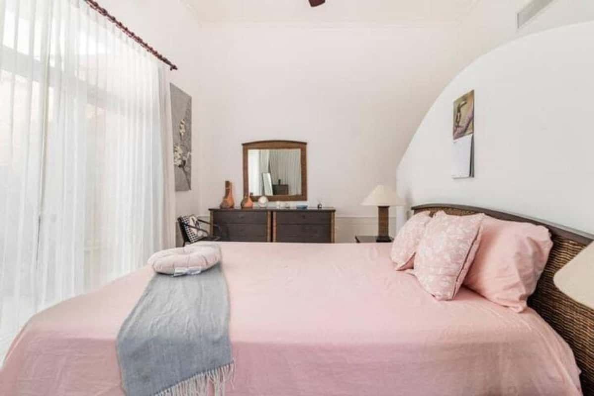 Beautiful And Spacious Villa Overlooking The Golf Course