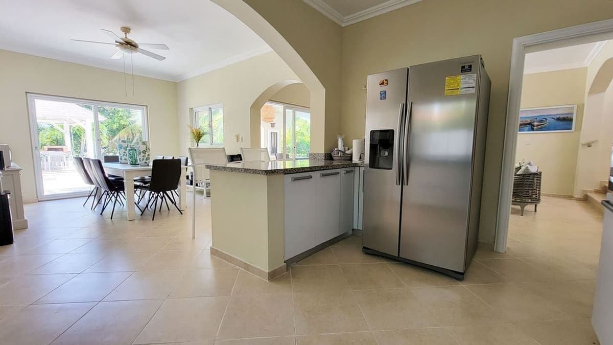 Stunning 4-bedroom Villa With Golf Course Views - Image 5