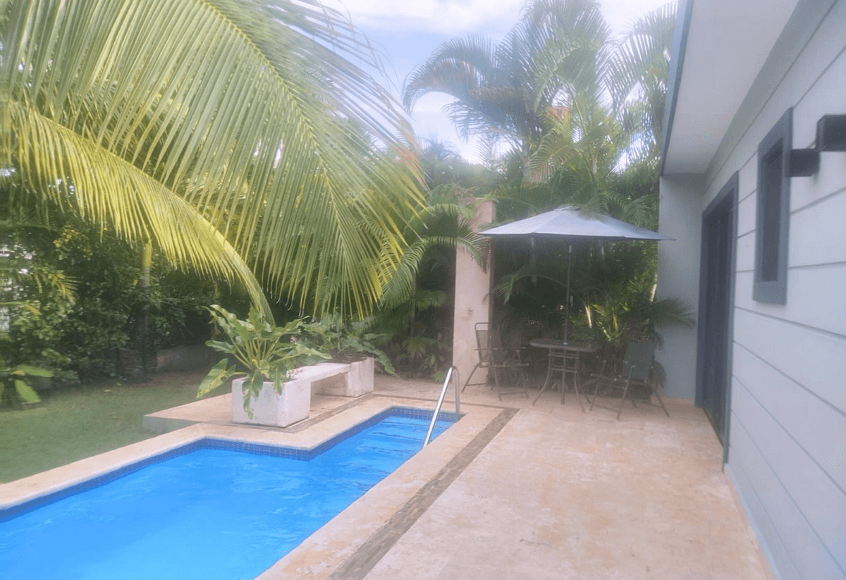 Tropical Villa With Outdoor Kitchen