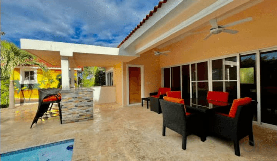 Beautiful Tropical Villa For Sale