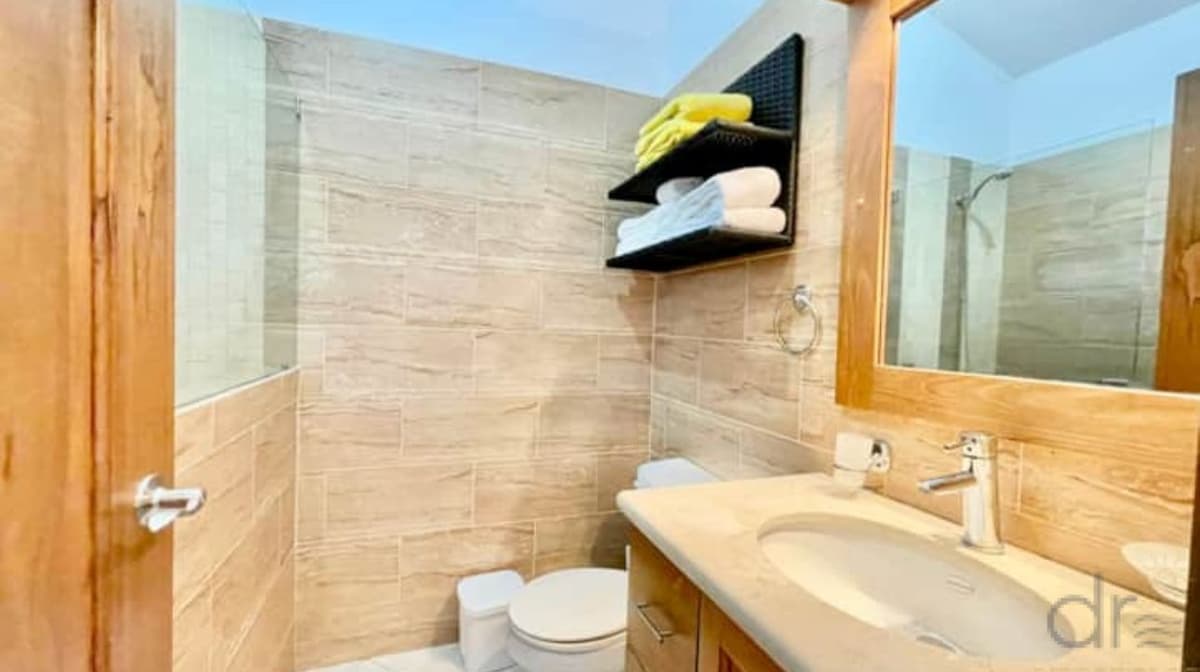 Beautiful Tropical Villa For Sale - Image 2