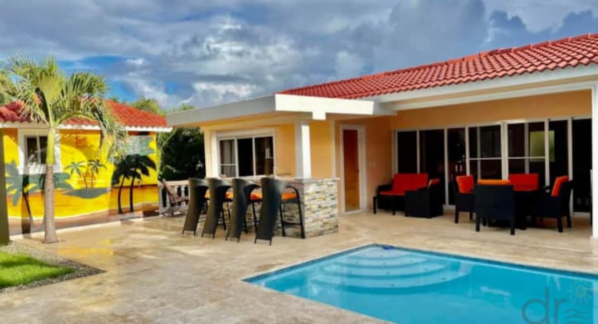 Beautiful Tropical Villa For Sale - Image 3