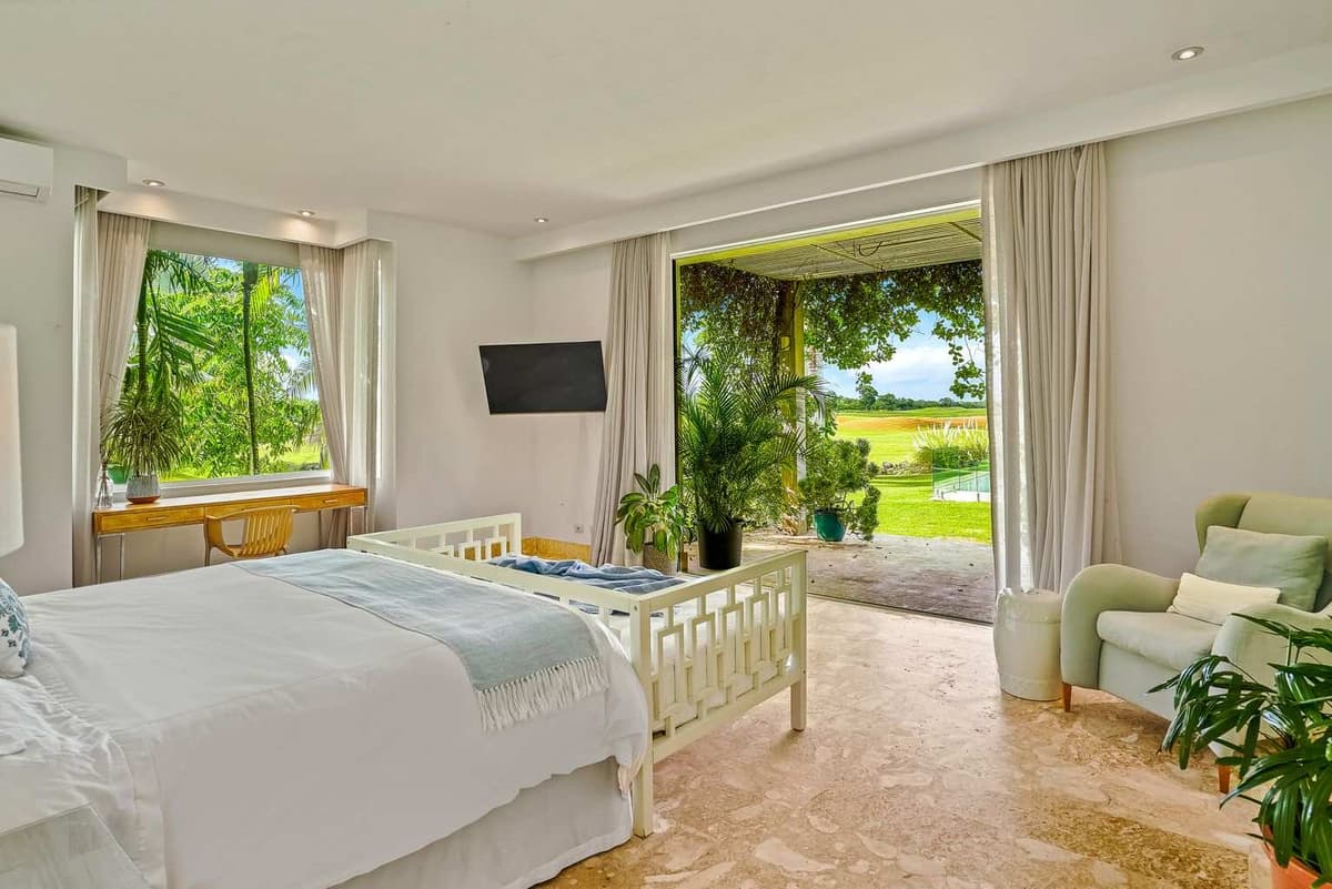 Exquisite 5-bedroom Villa Overlooking The Golf Course In Casa De - Image 5
