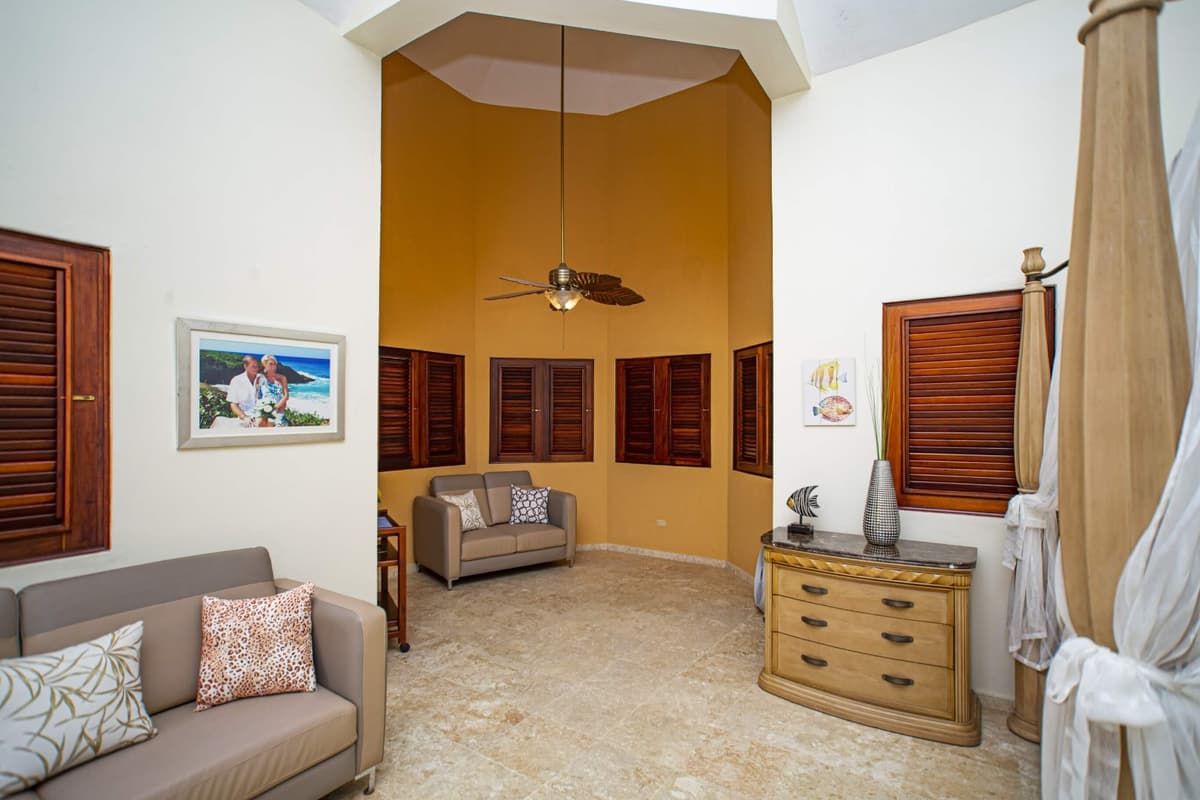 Luxury Villa In Exclusive Community - Image 3