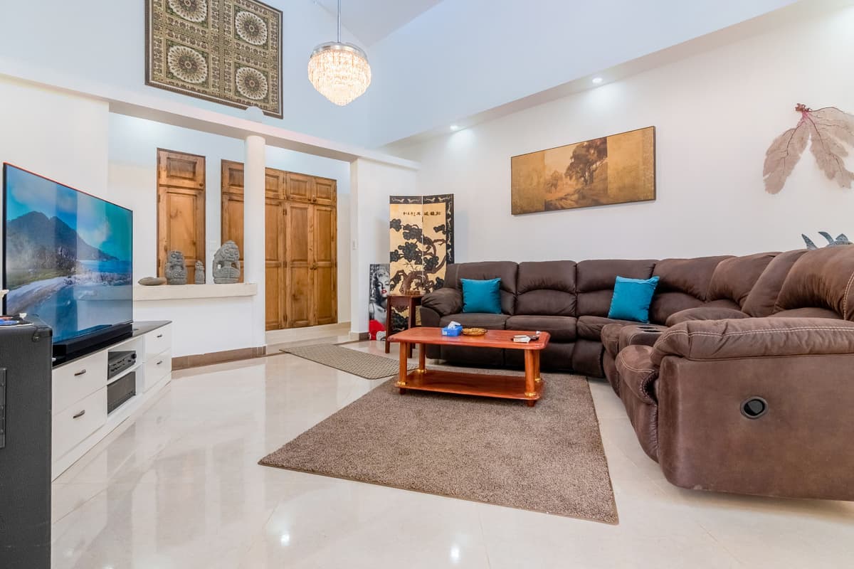 Beautiful And Comfortable Villa High Quality - Image 2