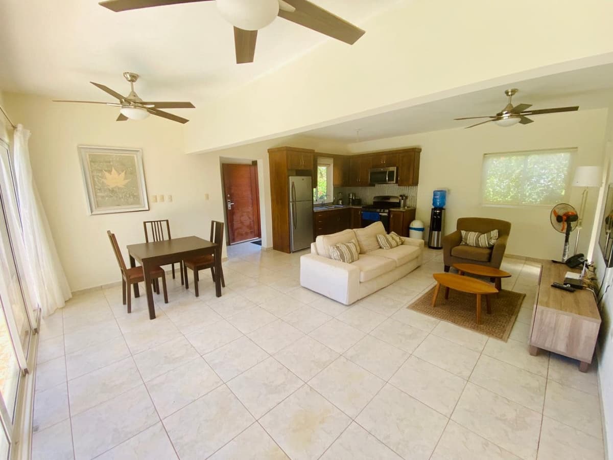 Adorable And Cozy 2 Bedroom 2 Bath Villa In Popular Community