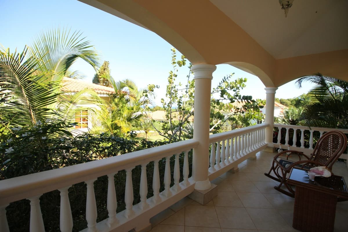 Gorgeous Villa With Large Terrace 3 Bed 2 Bath - Image 3