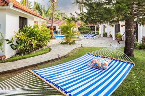 6 Unit B&b Steps To Beach With Owners Suite - Image 4