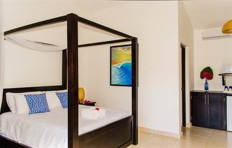 6 Unit B&b Steps To Beach With Owners Suite - Image 5