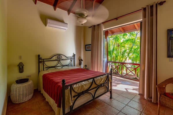 Boutique Beach House Resort - Image 4