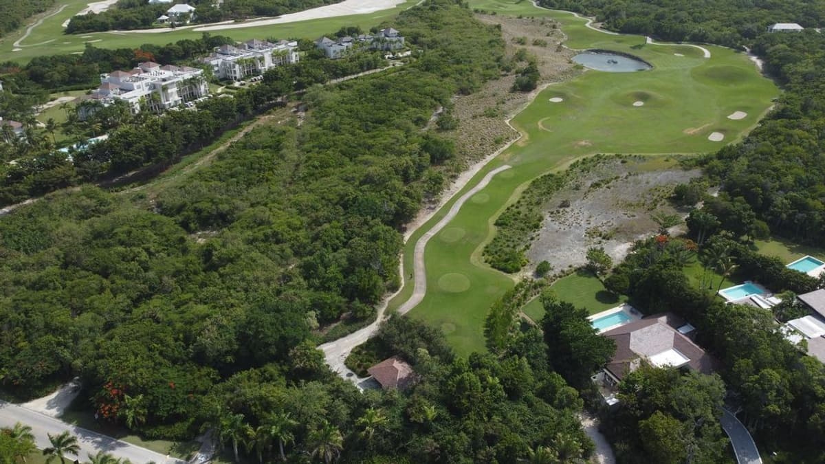 Great Opportunity: Lots In Prestigious Hacienda Del Mar - Image 3