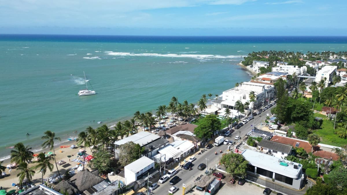 Fully Furnished 2-Bedroom Condo in Beachfront Complex – Cabarete Center. - Image 1