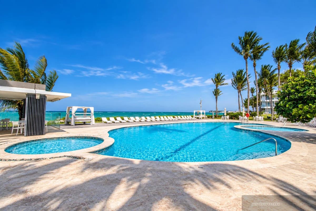 Beachfront 2-Bedroom Apartment with Private Rooftop, Seawinds, Cabarete - Image 2