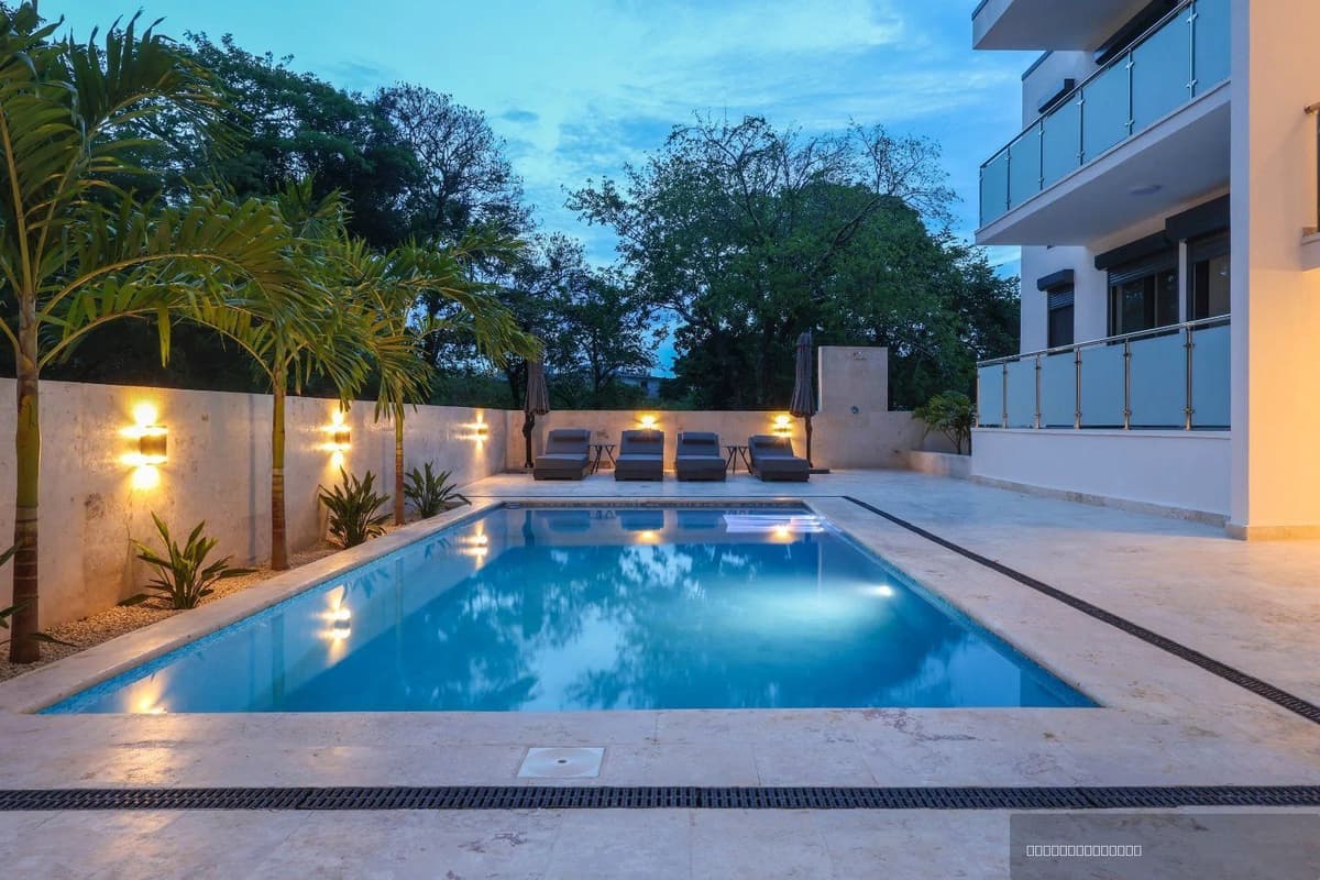 Condo in Playa Chiquita With Pool-View Balcony - Image 2